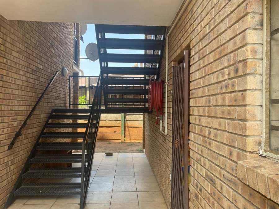 2 Bedroom Property for Sale in Rustenburg Central North West